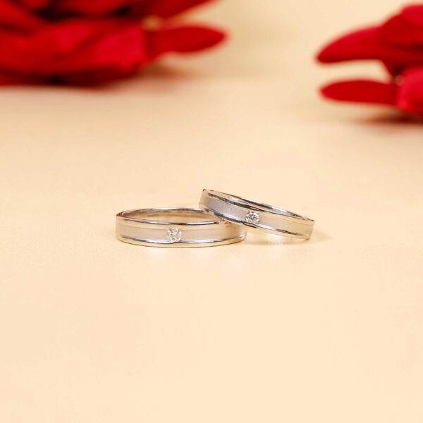 Cincin kawin berlian eropa model Titania Couple Ring