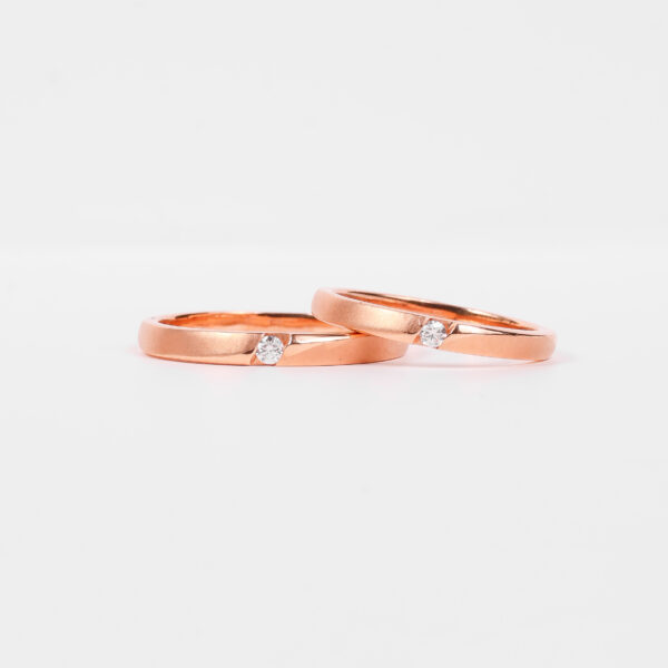 Cincin kawin berlian eropa model Omega couple ring